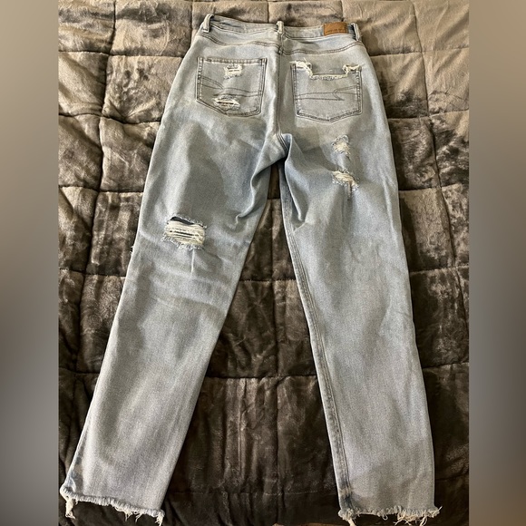 American Eagle highest rise mom jean - Picture 7 of 9